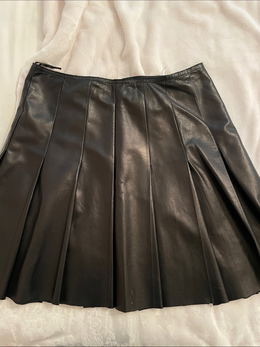 Fendi Black Leather Flared Mini Skirt with pleats - Picture 4 of 5